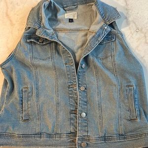 Universal Thread Sleeveless Jean Jacket